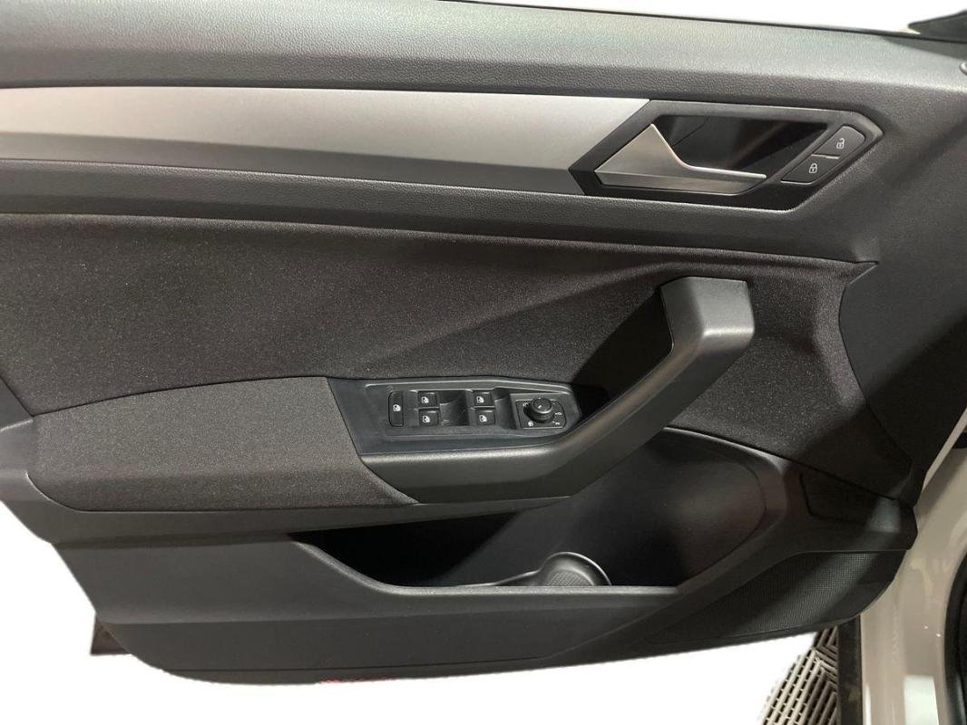 Volkswagen T-Roc - Photo 15