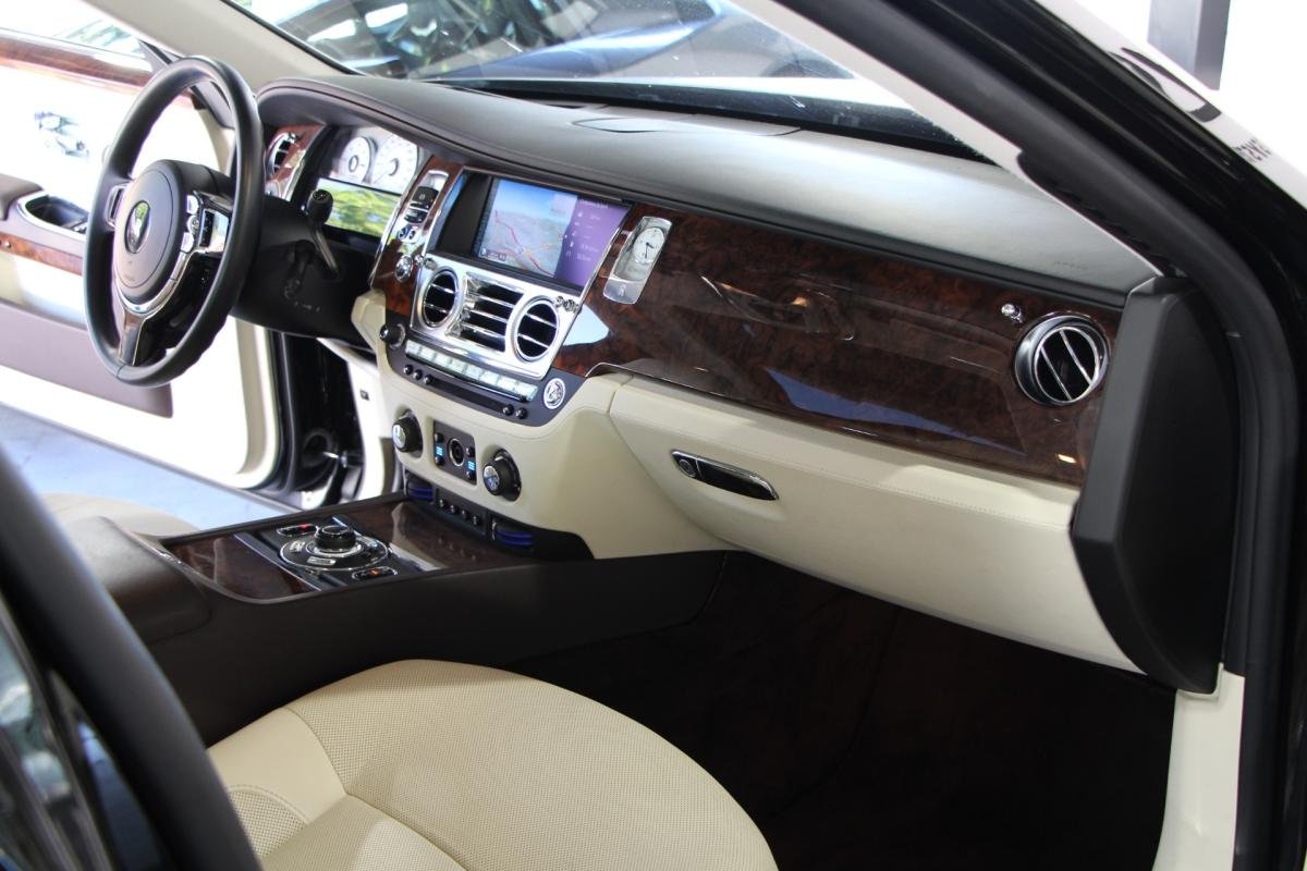 Rolls-Royce Ghost - Photo 32