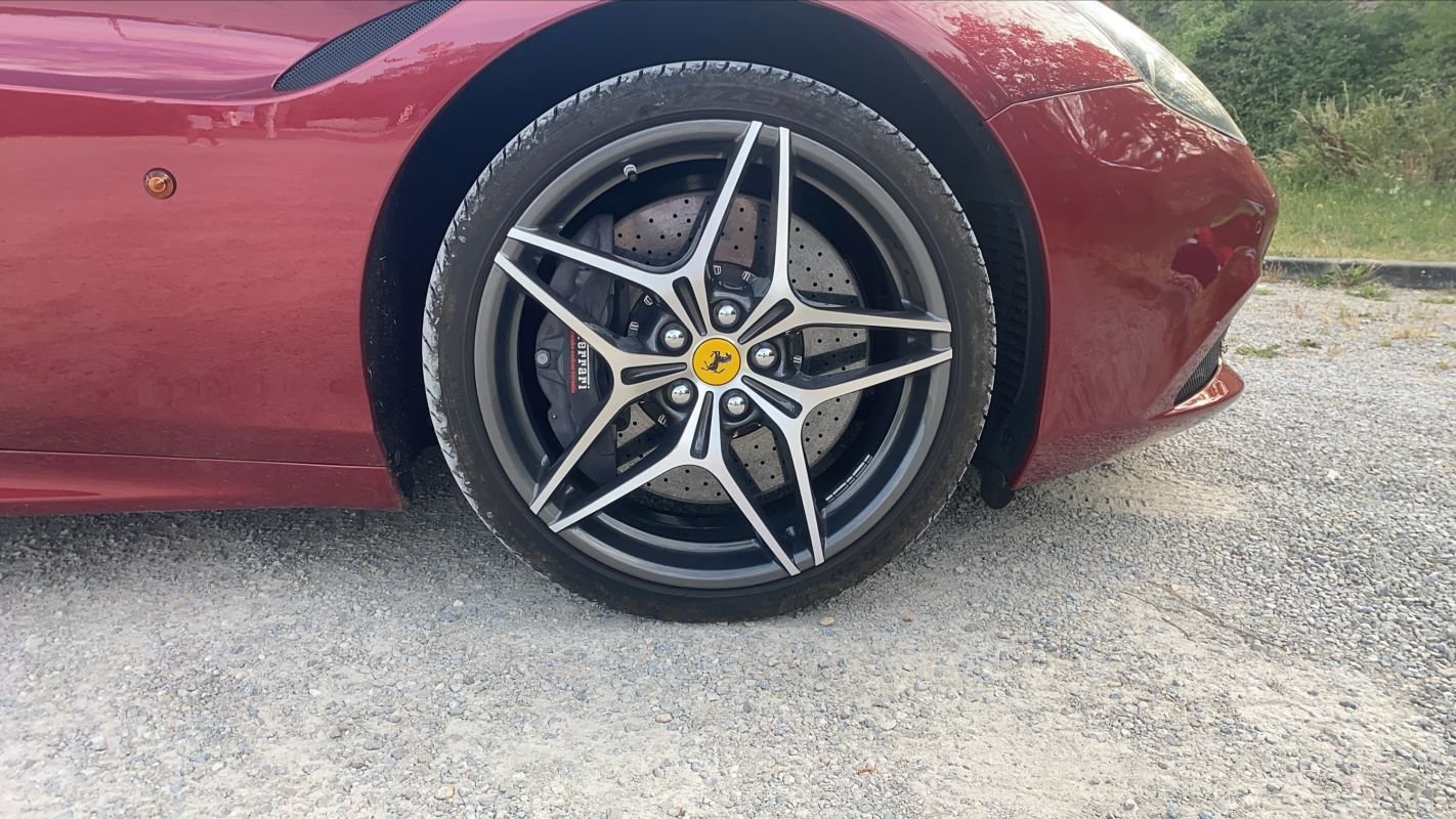 Ferrari California - Photo 17