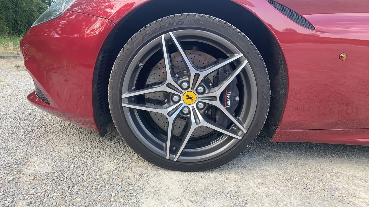 Ferrari California - Photo 18