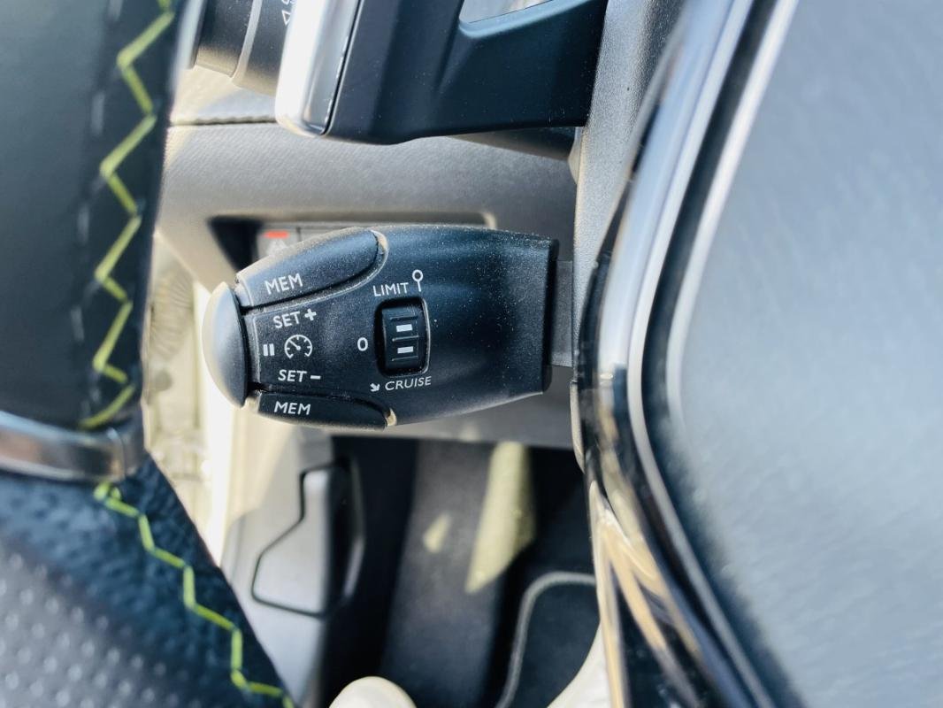 Peugeot 208 - Photo 19