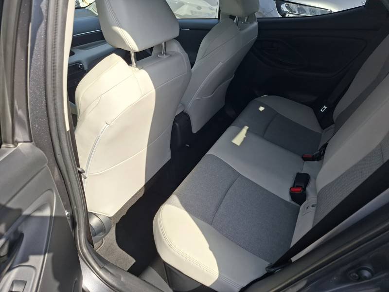 Toyota Yaris - Photo 11
