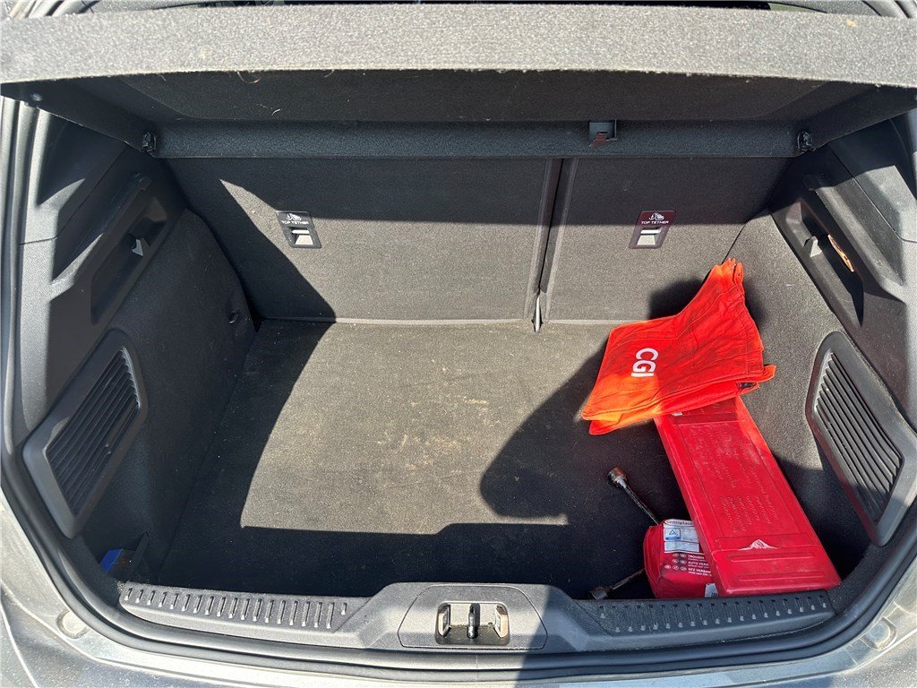 Ford Focus - Photo 11