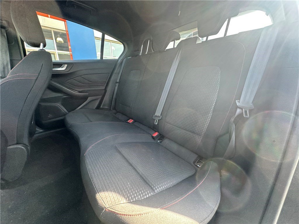 Ford Focus - Photo 14