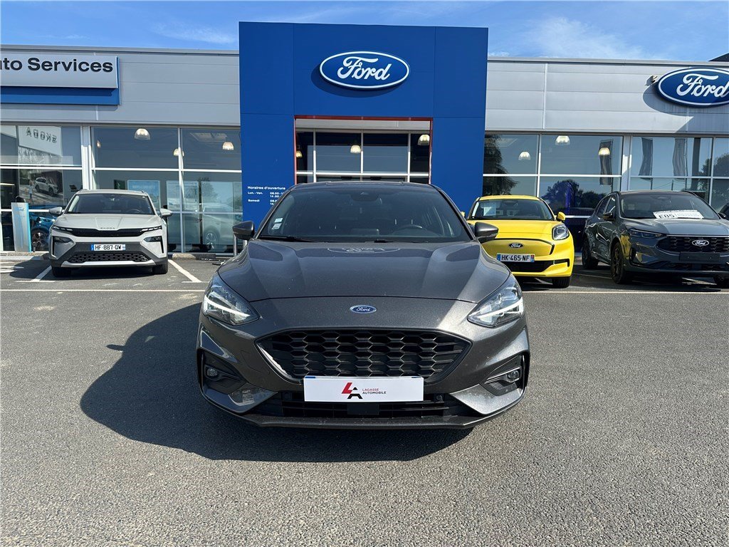 Ford Focus - Photo 2