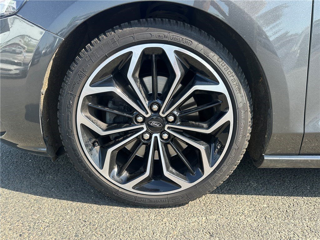 Ford Focus - Photo 9