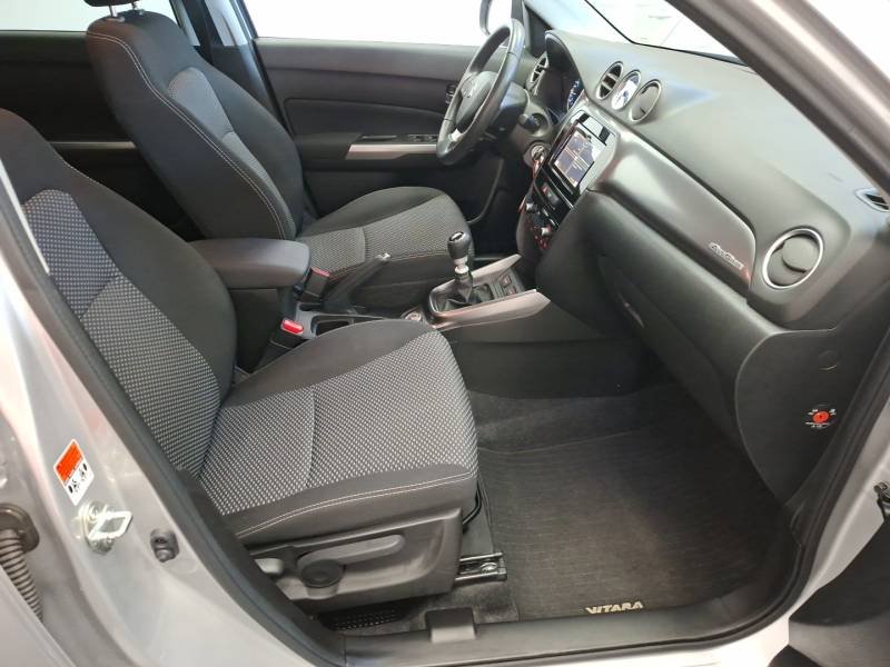 Suzuki Vitara - Photo 15