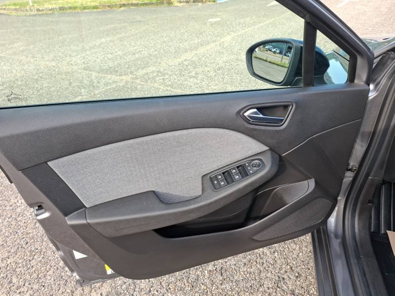 Renault Clio - Photo 18