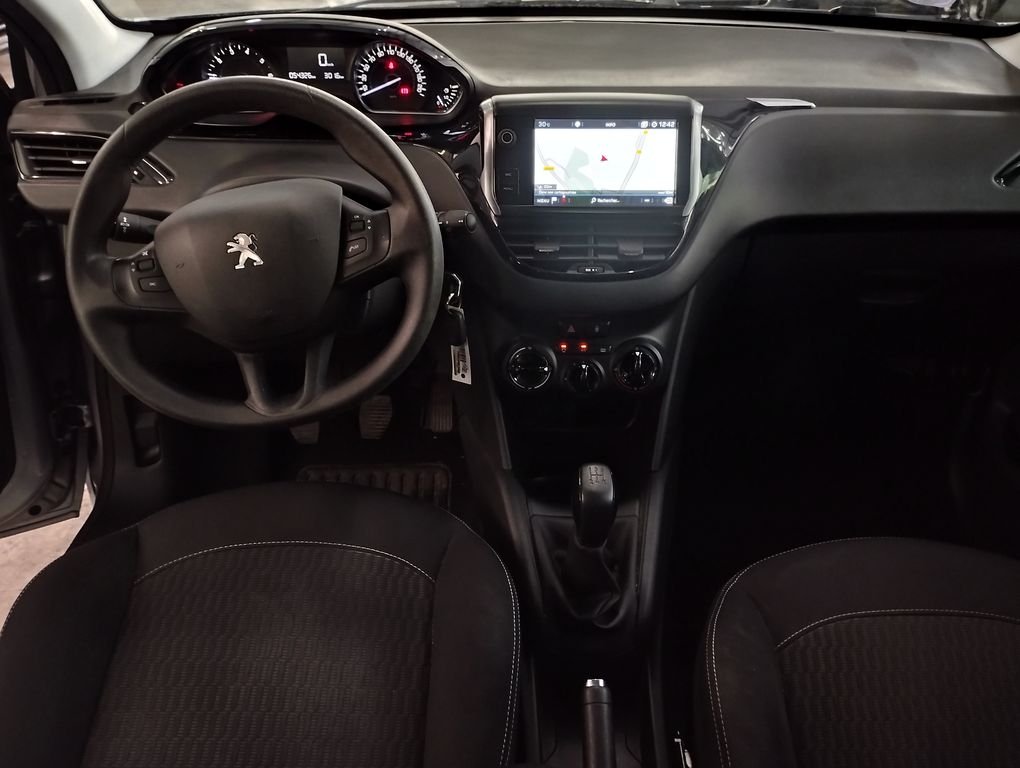 Peugeot 208 - Photo 3