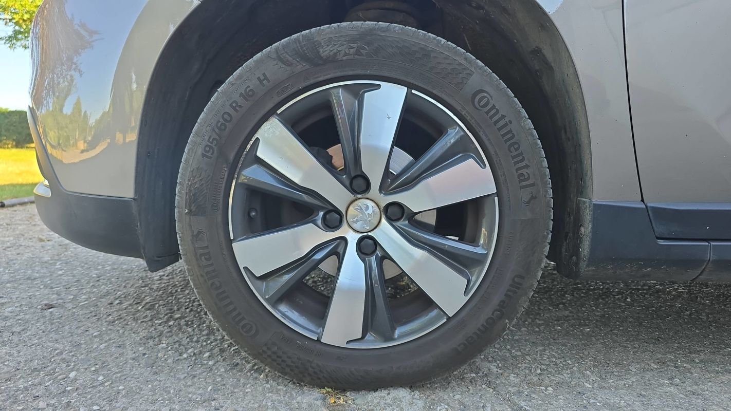 Peugeot 2008 - Photo 18