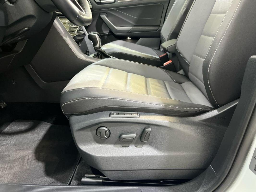 Volkswagen T-Roc - Photo 14