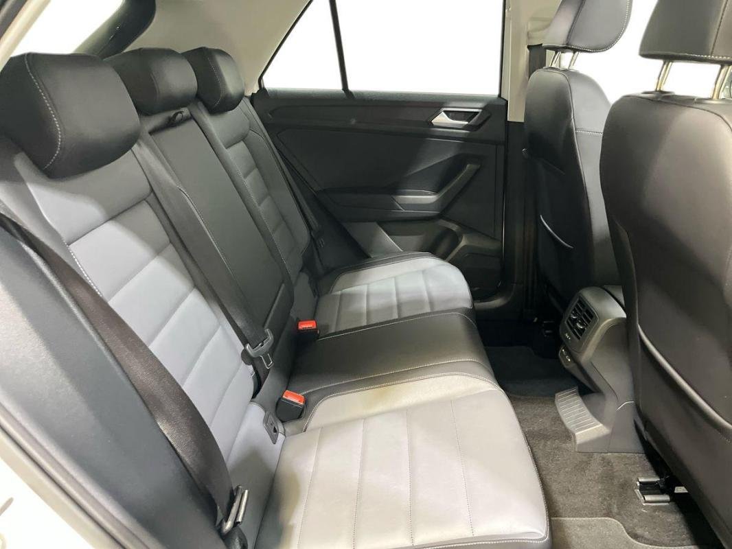 Volkswagen T-Roc - Photo 23