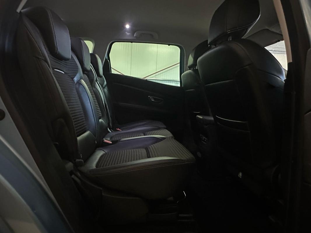 Renault Grand Scénic - Photo 12