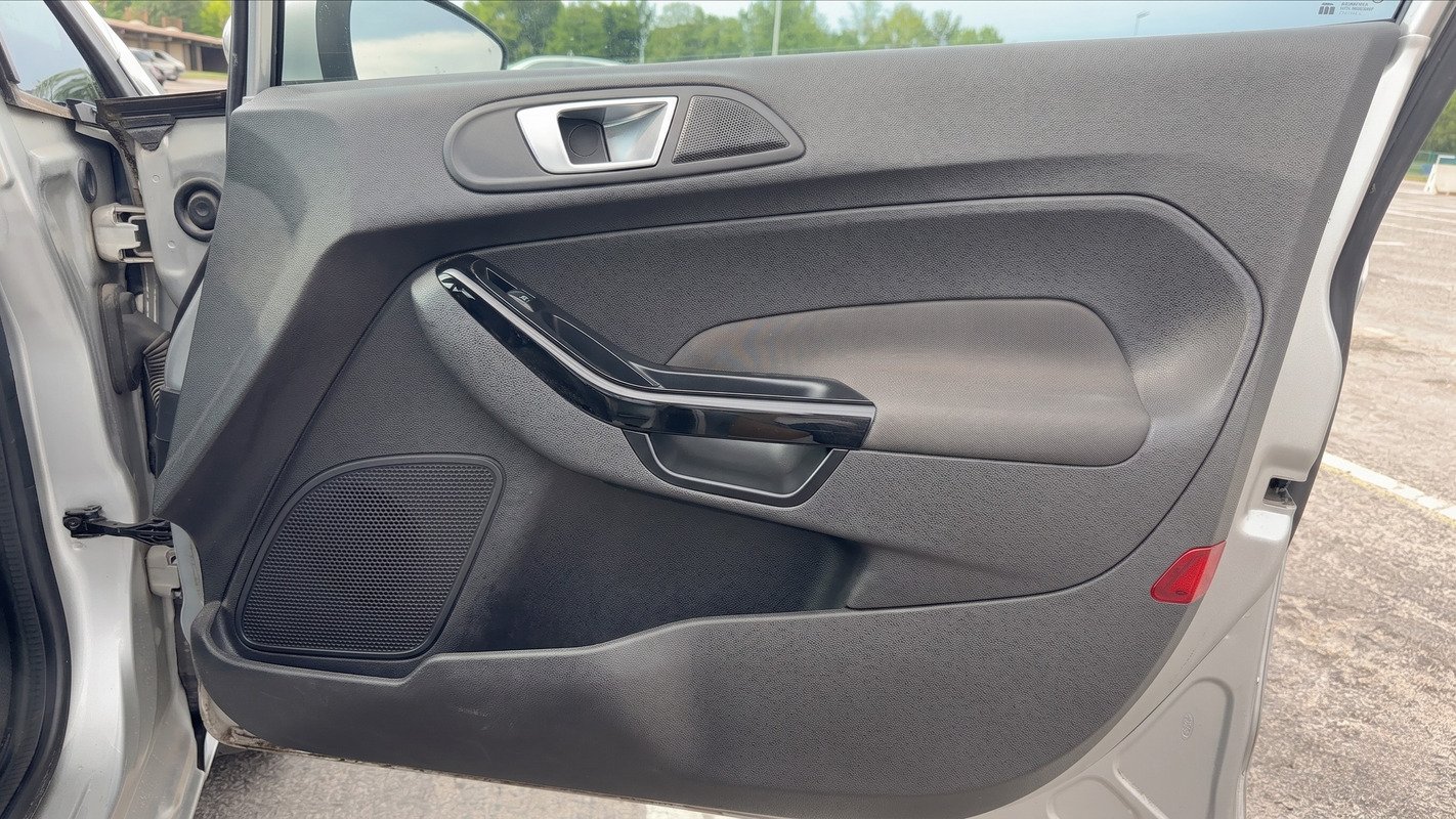 Ford Fiesta - Photo 23