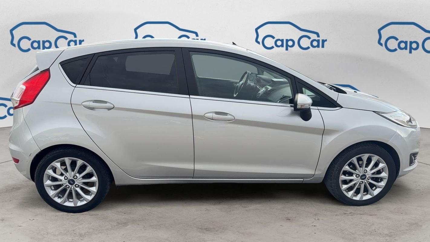 Ford Fiesta - Photo 4