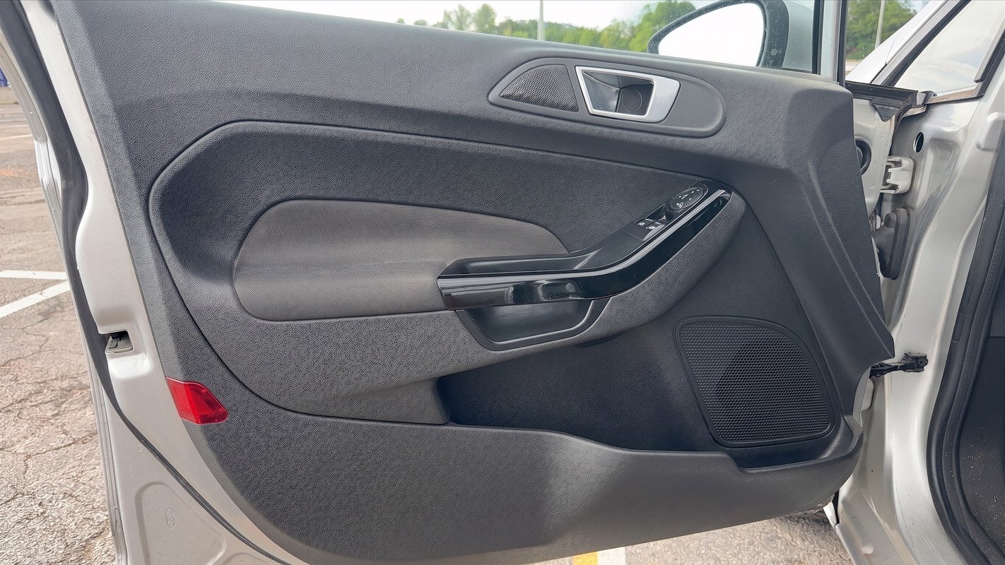 Ford Fiesta - Photo 7
