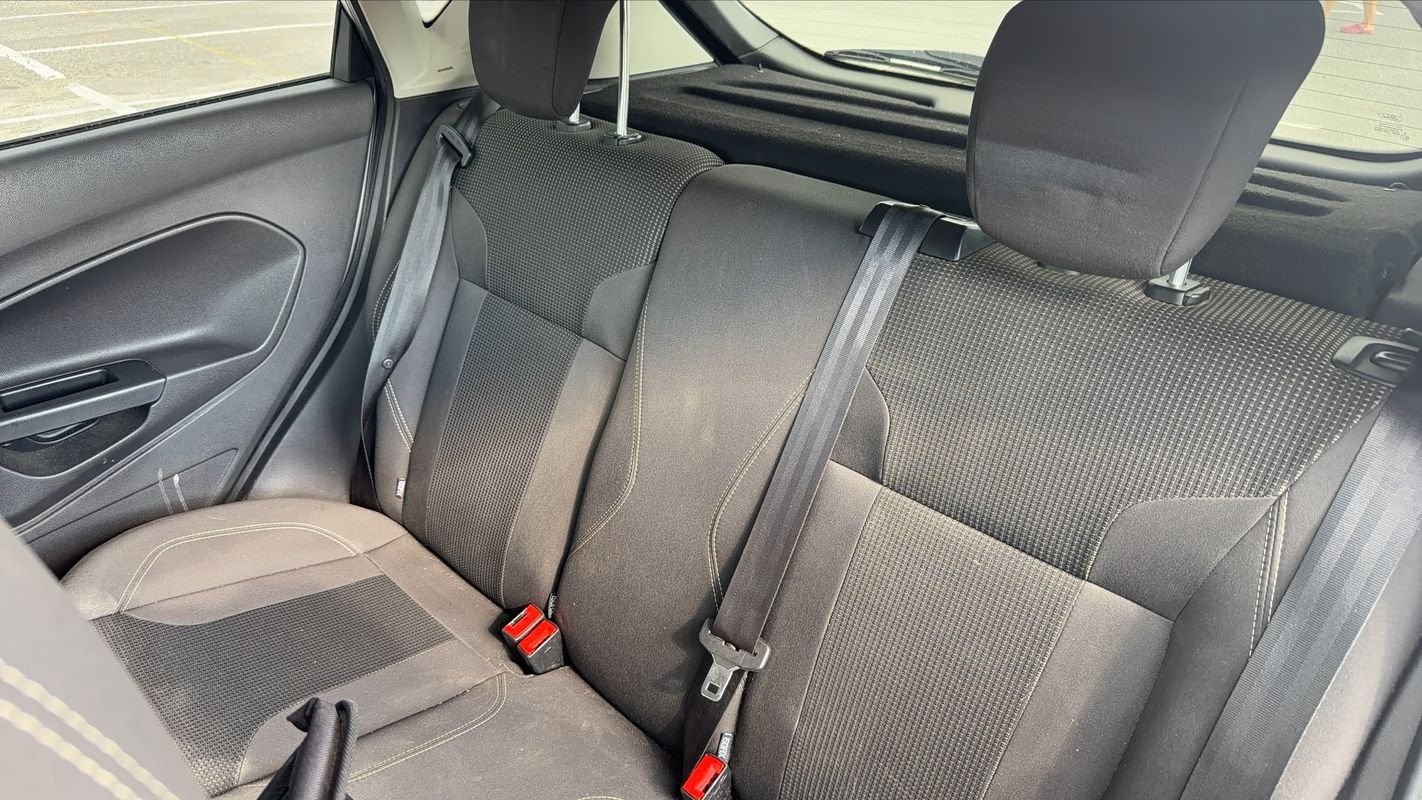 Ford Fiesta - Photo 9