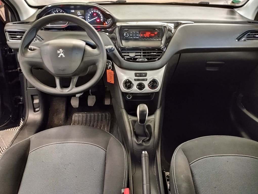 Peugeot 208 - Photo 3