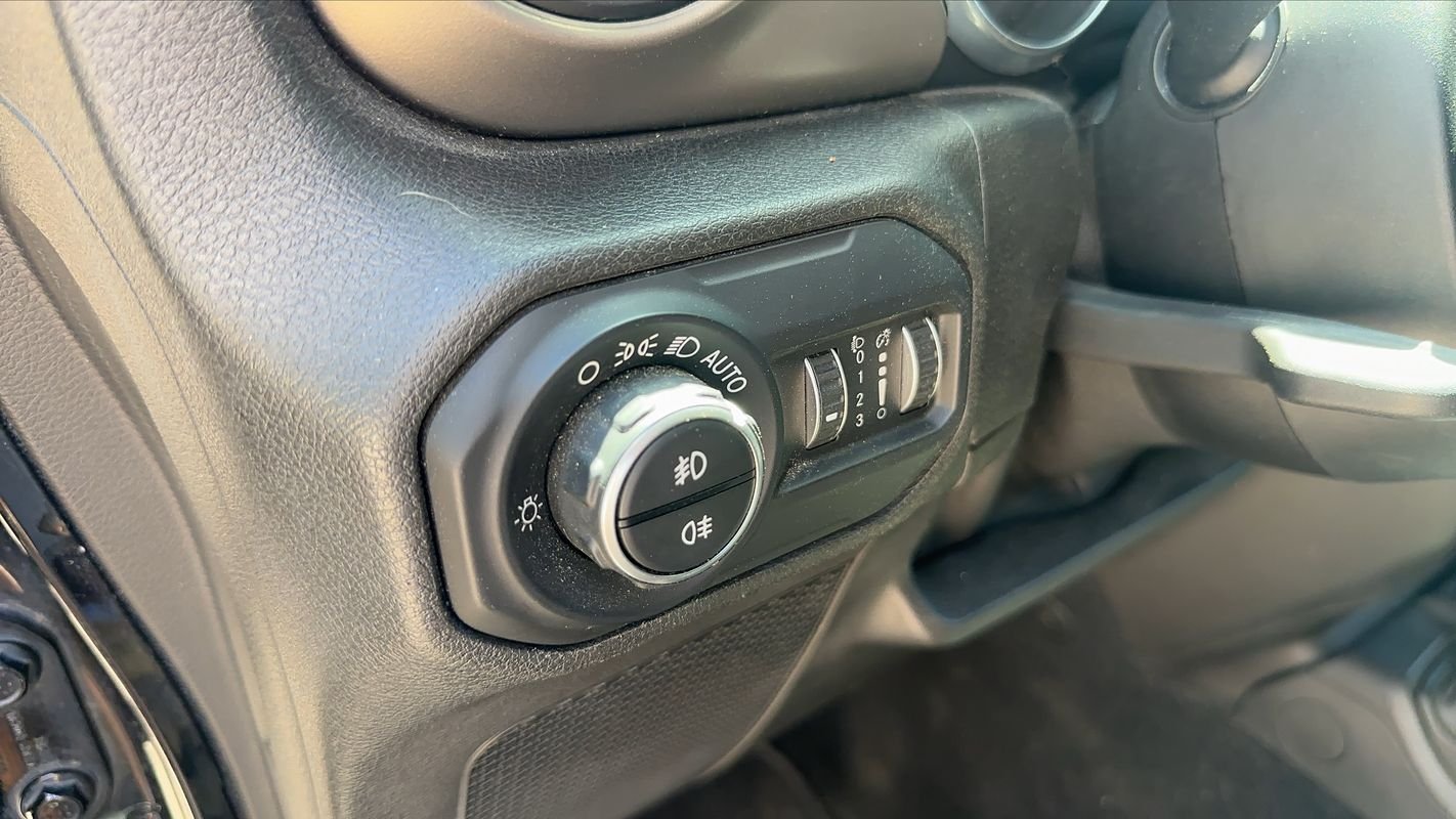 Jeep Wrangler - Photo 13
