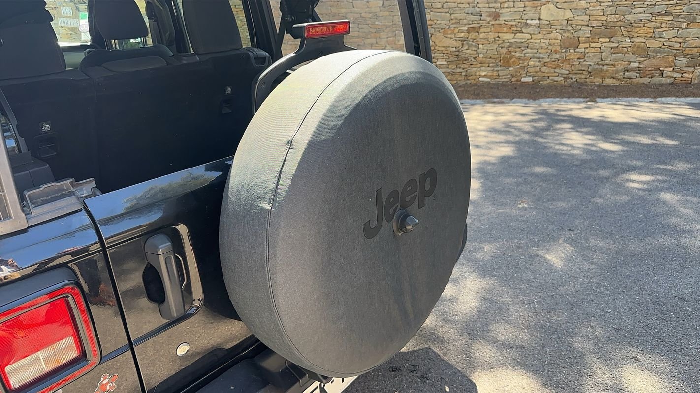 Jeep Wrangler - Photo 25