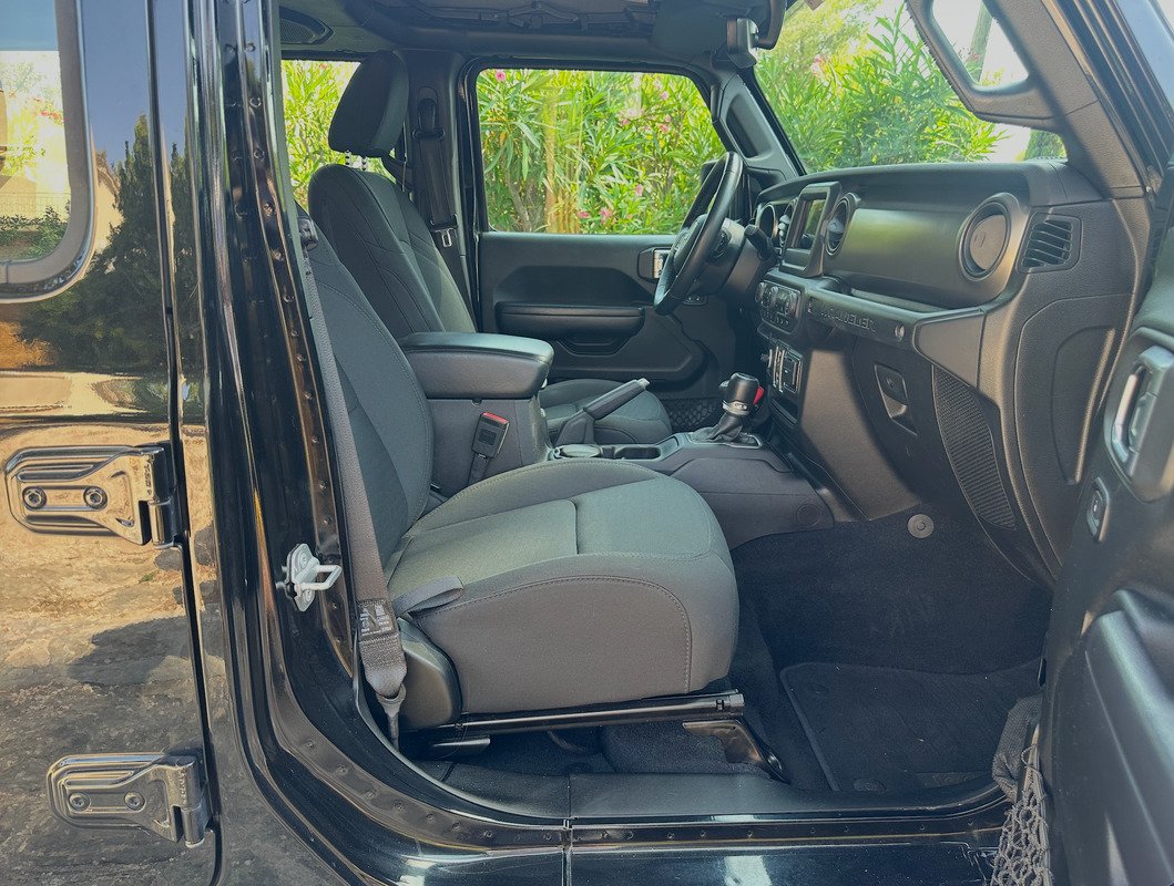 Jeep Wrangler - Photo 27