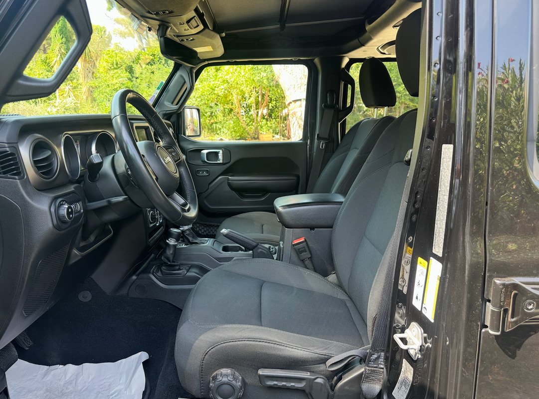 Jeep Wrangler - Photo 28