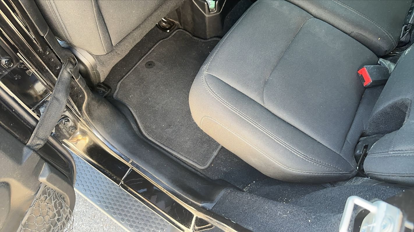 Jeep Wrangler - Photo 29