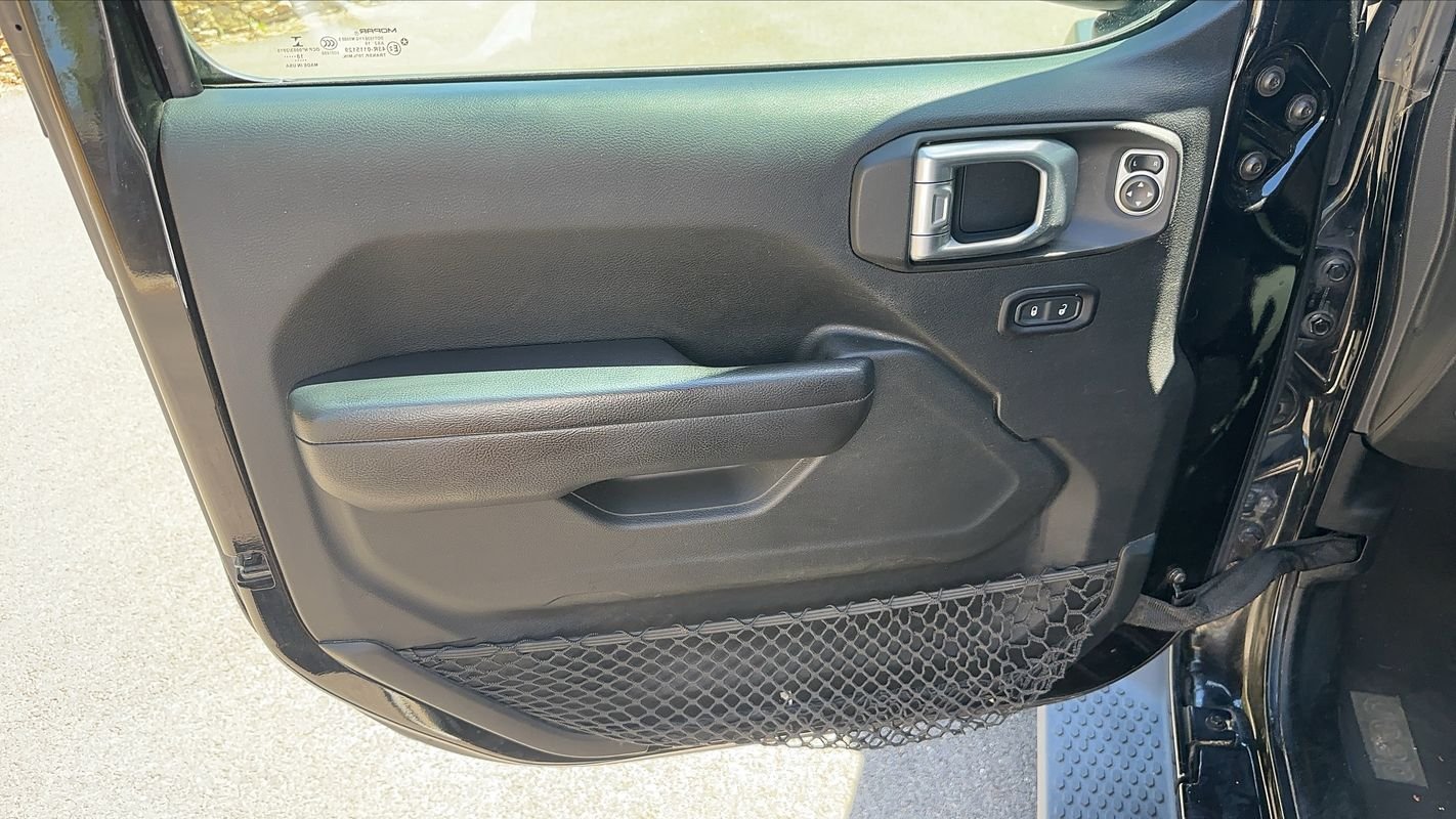 Jeep Wrangler - Photo 7