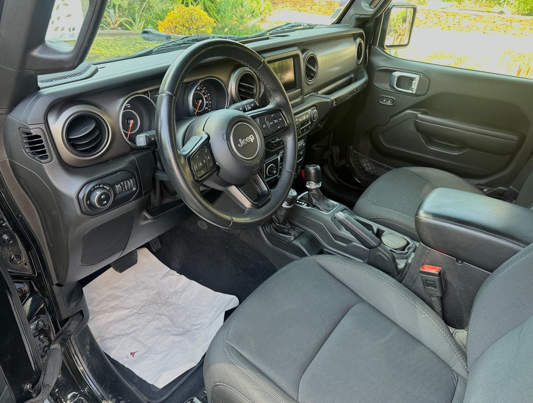 Jeep Wrangler - Photo 8
