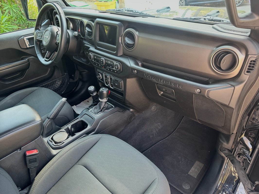 Jeep Wrangler - Photo 10