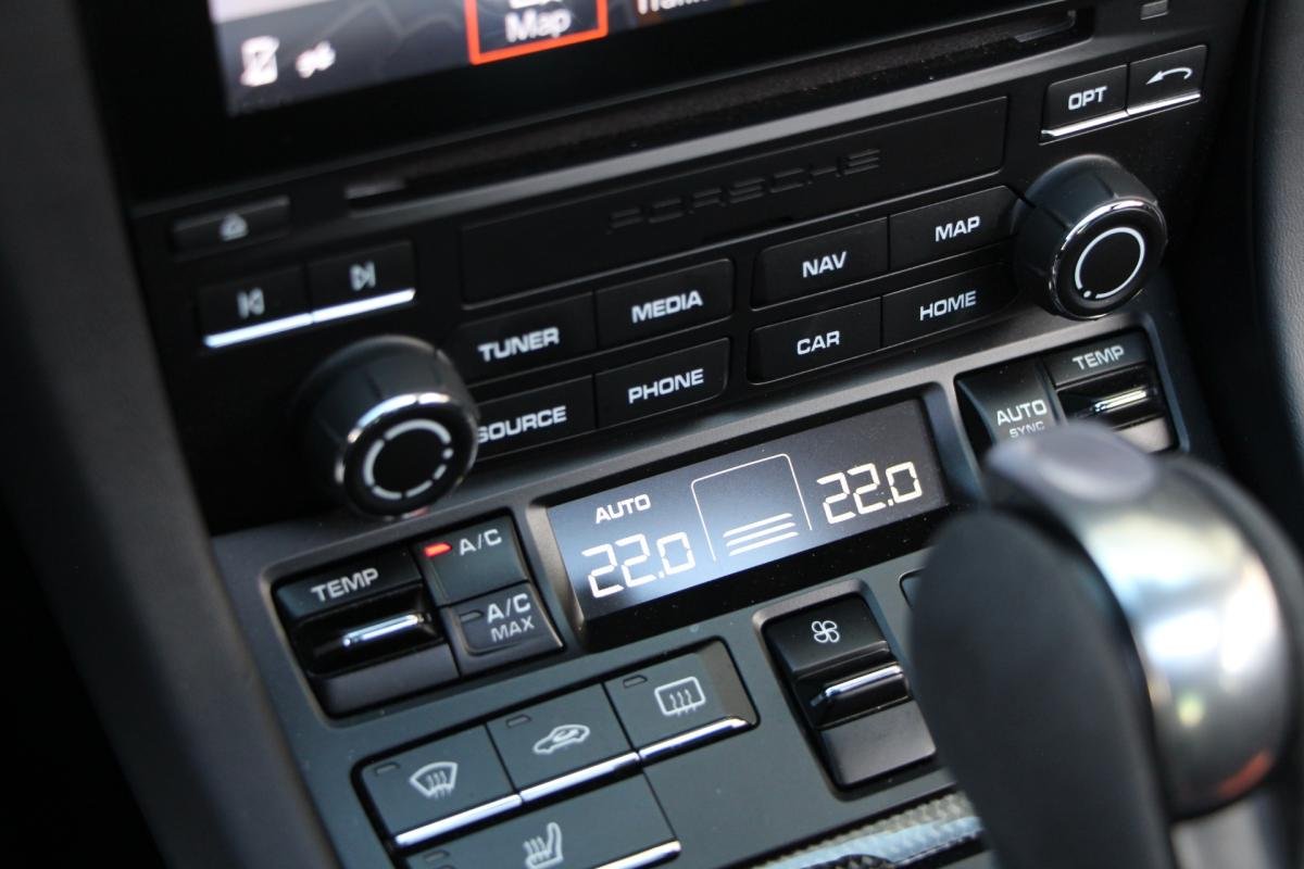 Porsche 911 - Photo 30