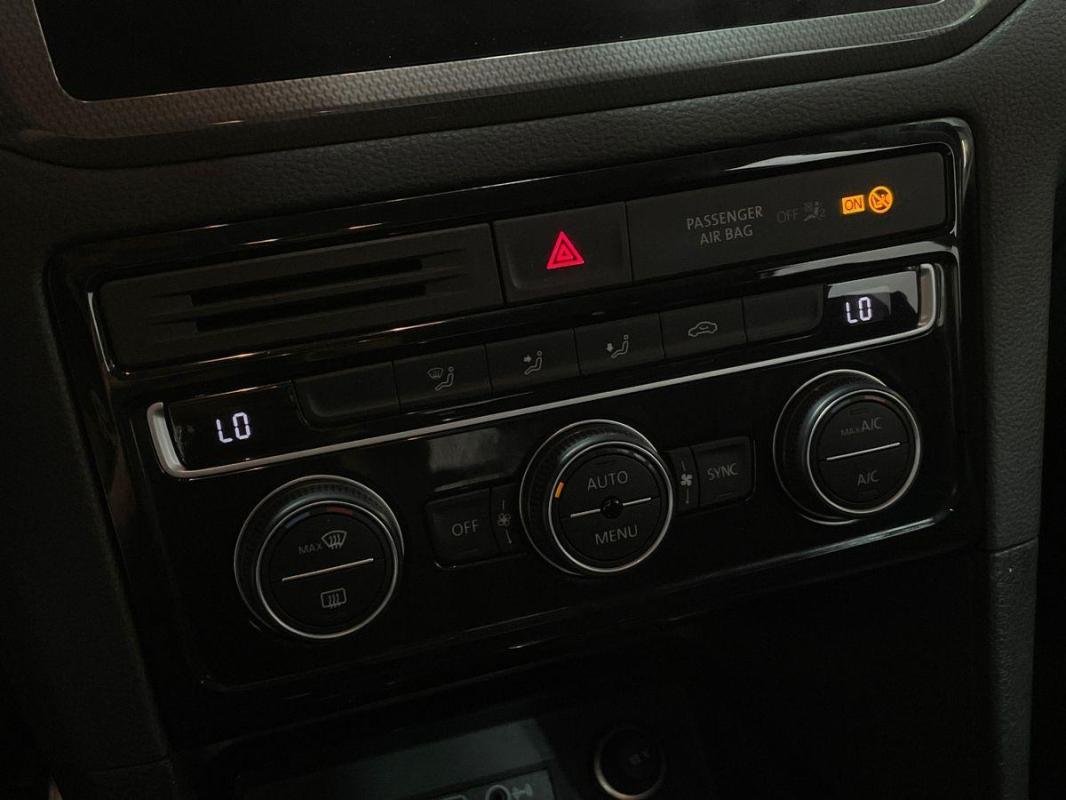 Volkswagen Golf Sportsvan - Photo 19