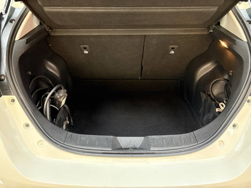 Nissan Leaf - Photo 10