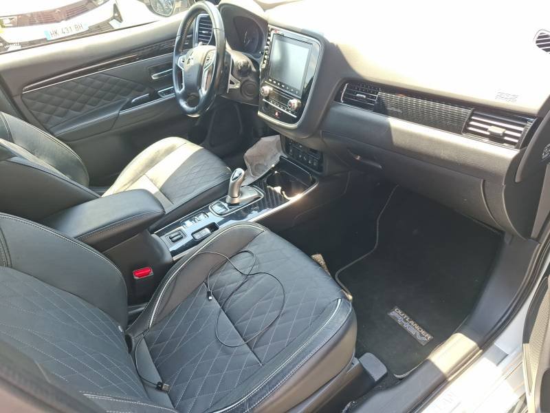 Mitsubishi Outlander - Photo 12