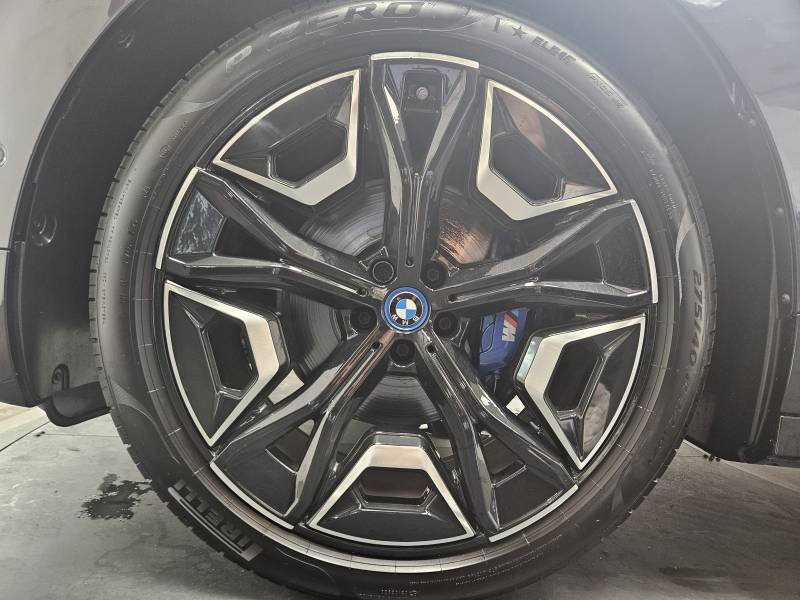 BMW ix - Photo 12