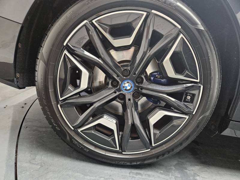 BMW ix - Photo 14