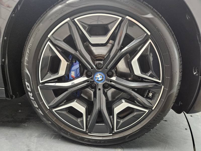 BMW ix - Photo 15