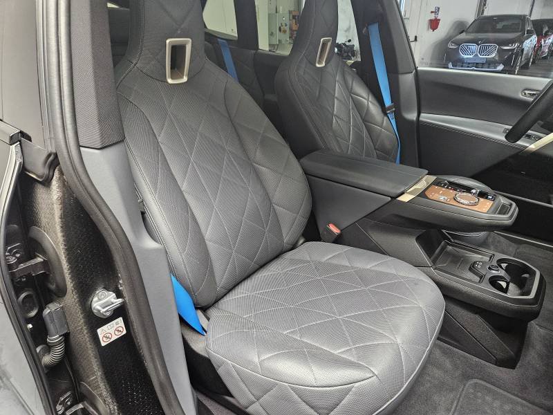 BMW ix - Photo 25