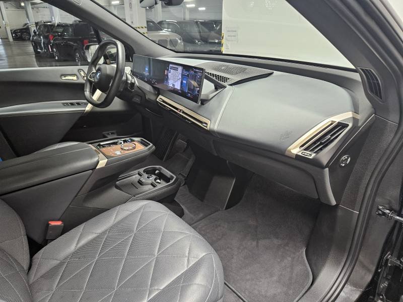BMW ix - Photo 28