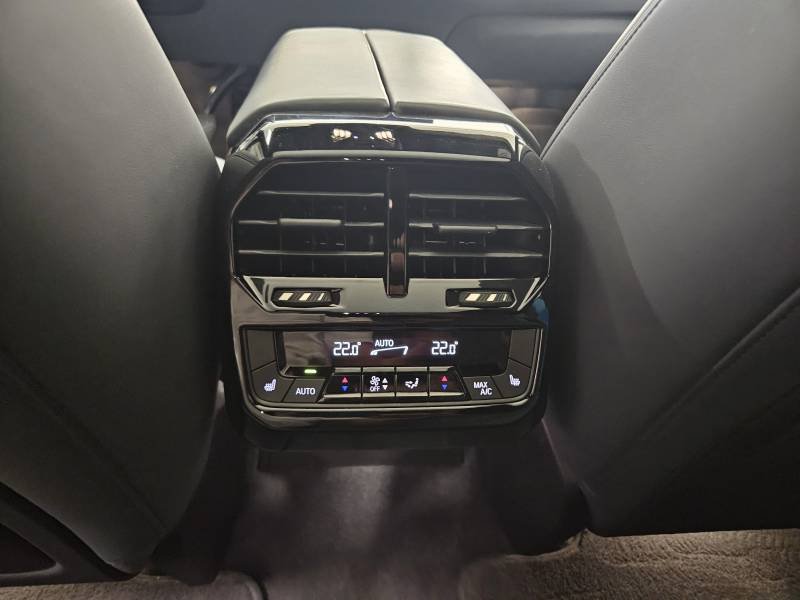 BMW ix - Photo 31