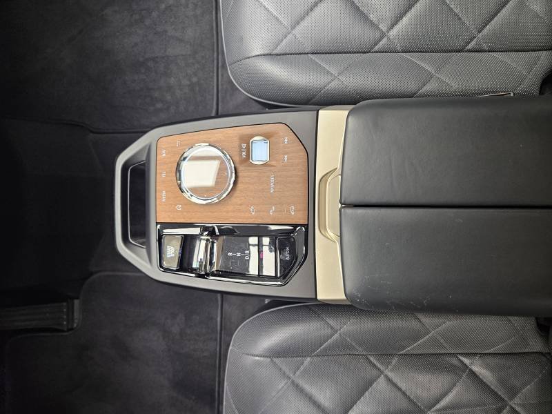 BMW ix - Photo 34