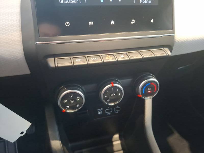 Renault Clio - Photo 24