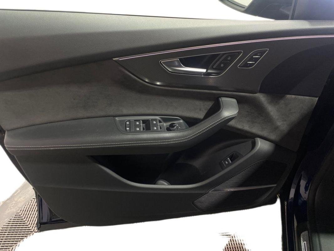 Audi RS Q8 - Photo 15