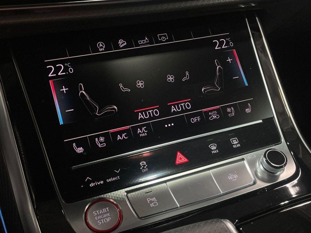 Audi RS Q8 - Photo 19