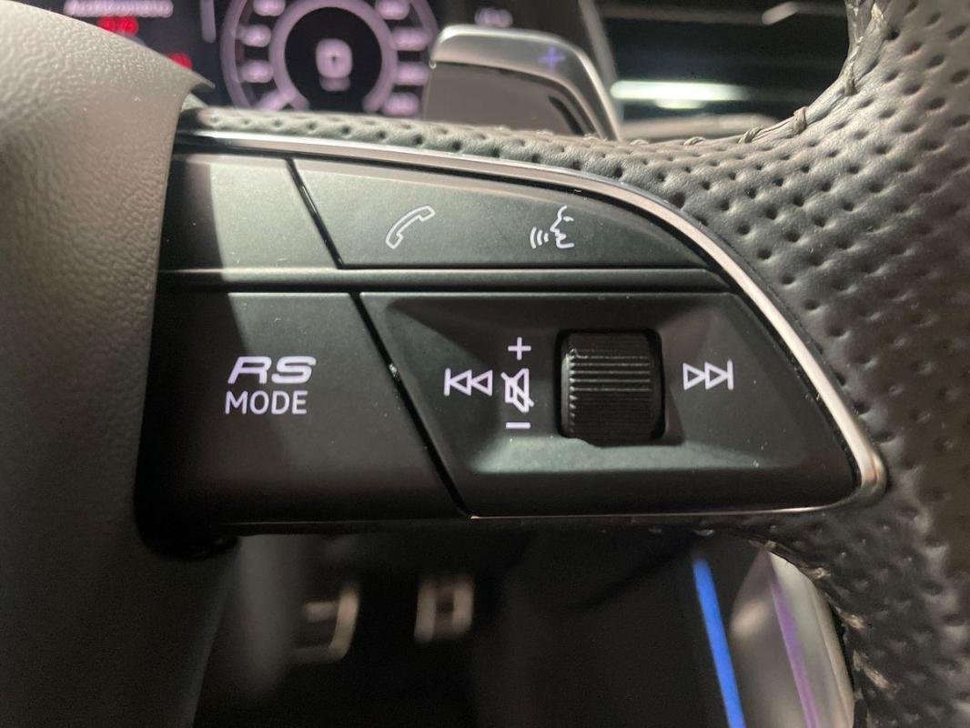 Audi RS Q8 - Photo 20