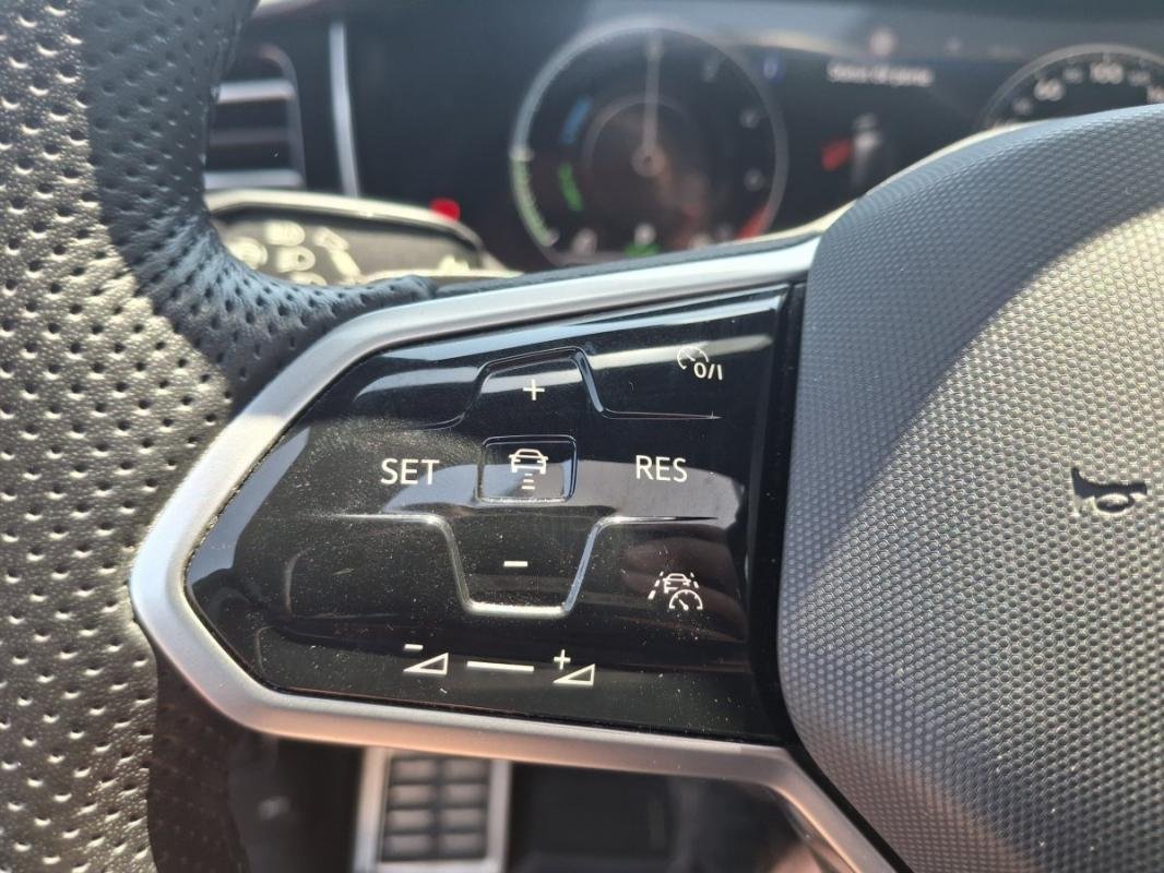 Volkswagen Touareg - Photo 23