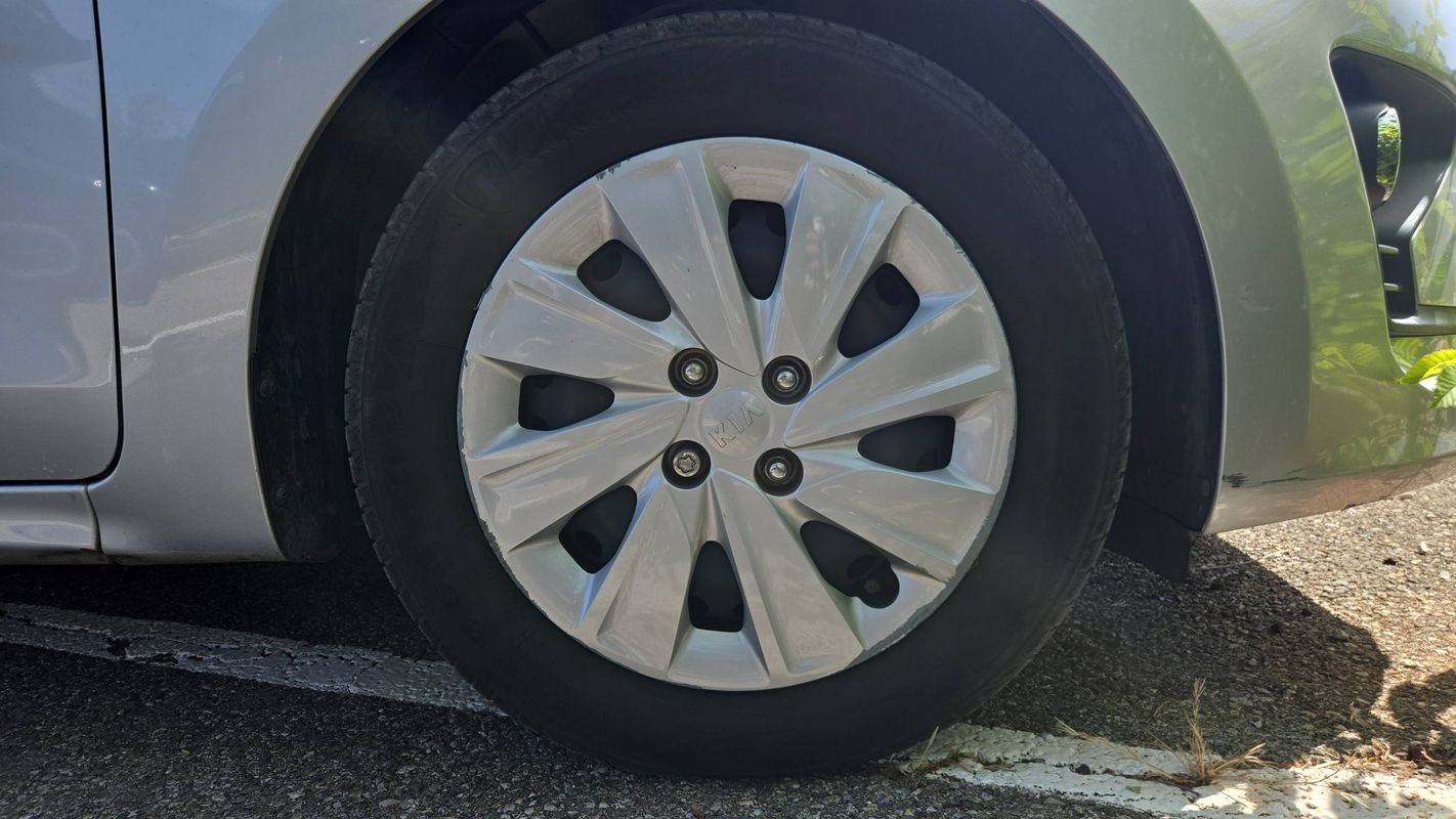 Kia Rio - Photo 17