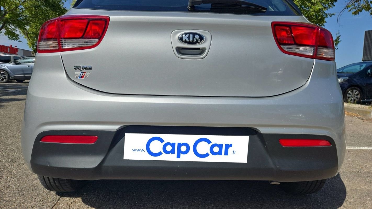 Kia Rio - Photo 21