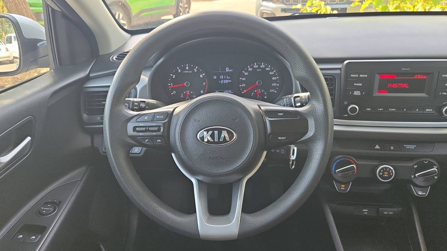 Kia Rio - Photo 23