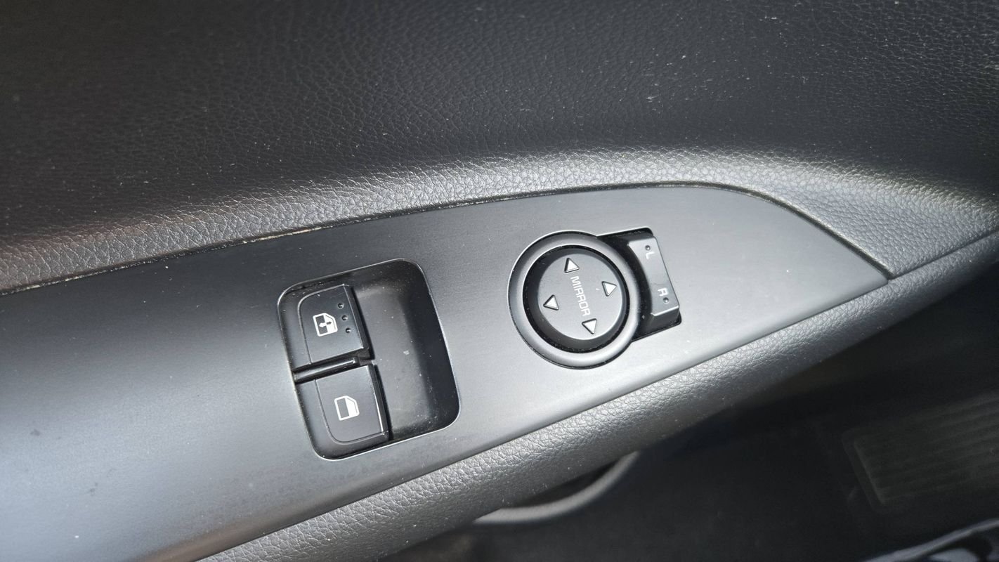Kia Rio - Photo 24